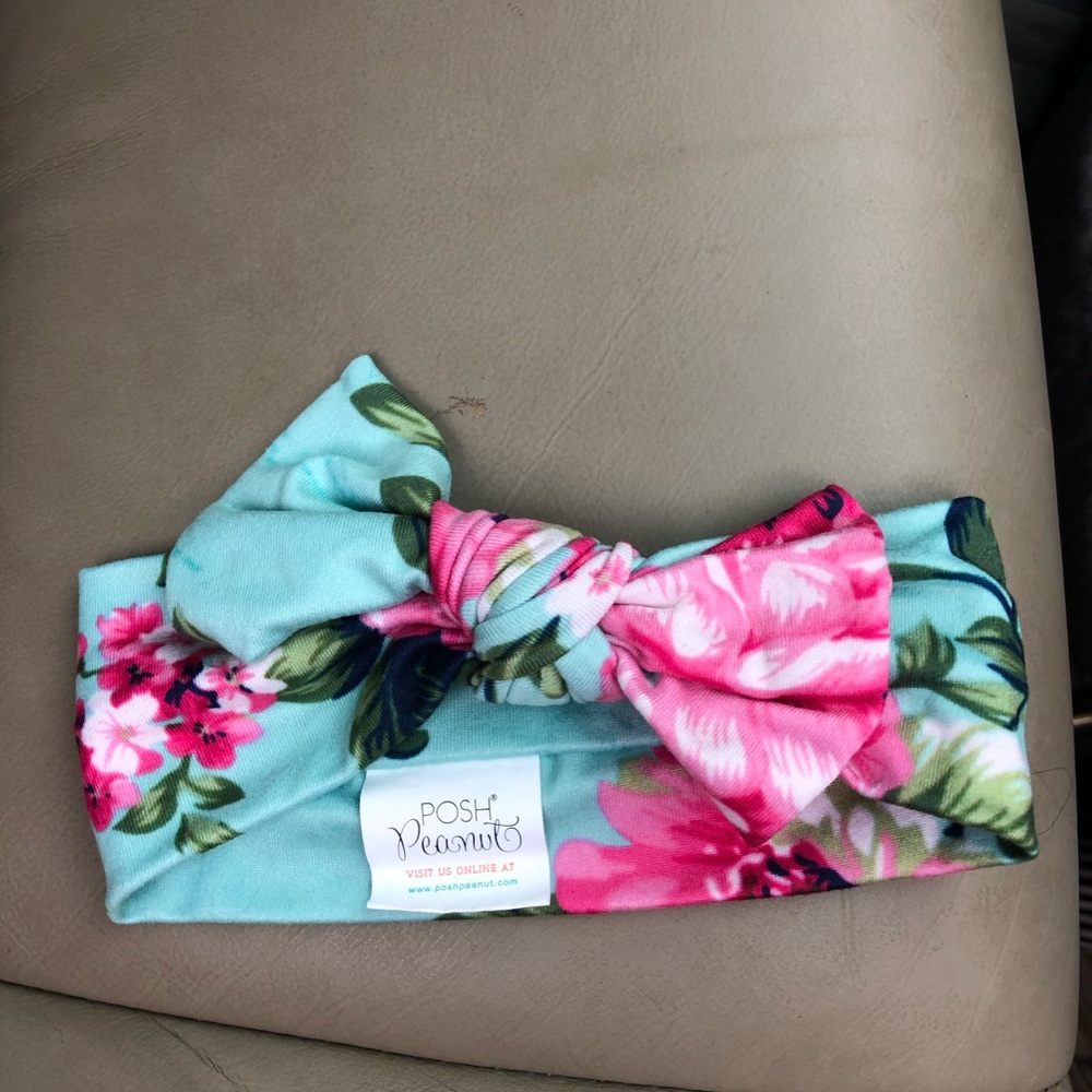 Posh peanut swaddle and bow set